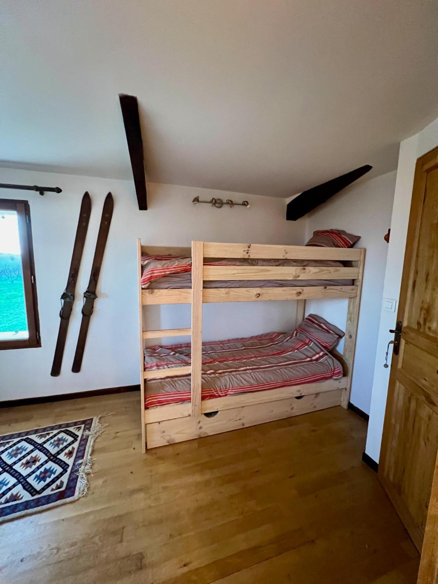 Les Garennes Otel Saint-Uze Dış mekan fotoğraf