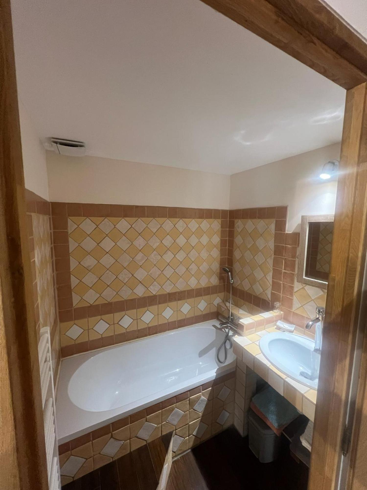 Les Garennes Otel Saint-Uze Dış mekan fotoğraf