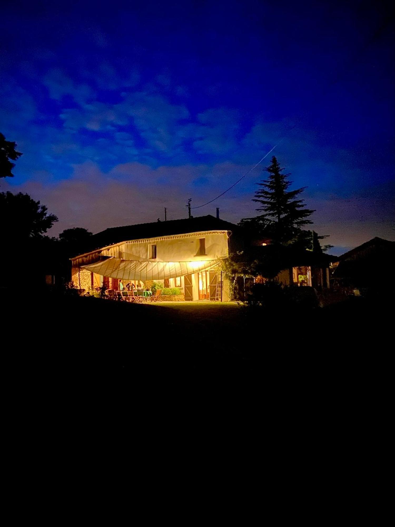 Les Garennes Otel Saint-Uze Dış mekan fotoğraf